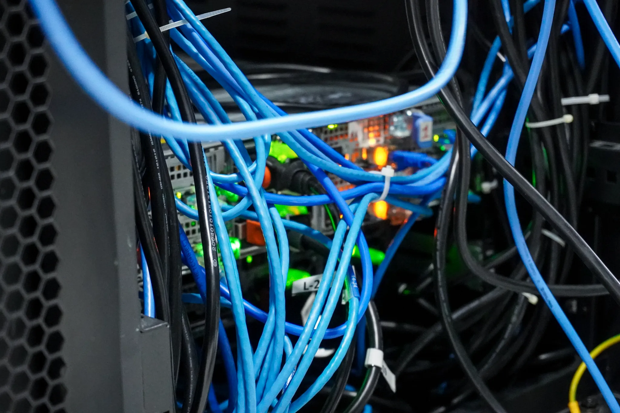 Top nhà cung cấp Dedicated Server tốt nhất tại Việt Nam & Quốc tế 2 ZoneClouud - Nhà Cung cấp Dedicated Server tốt nhất