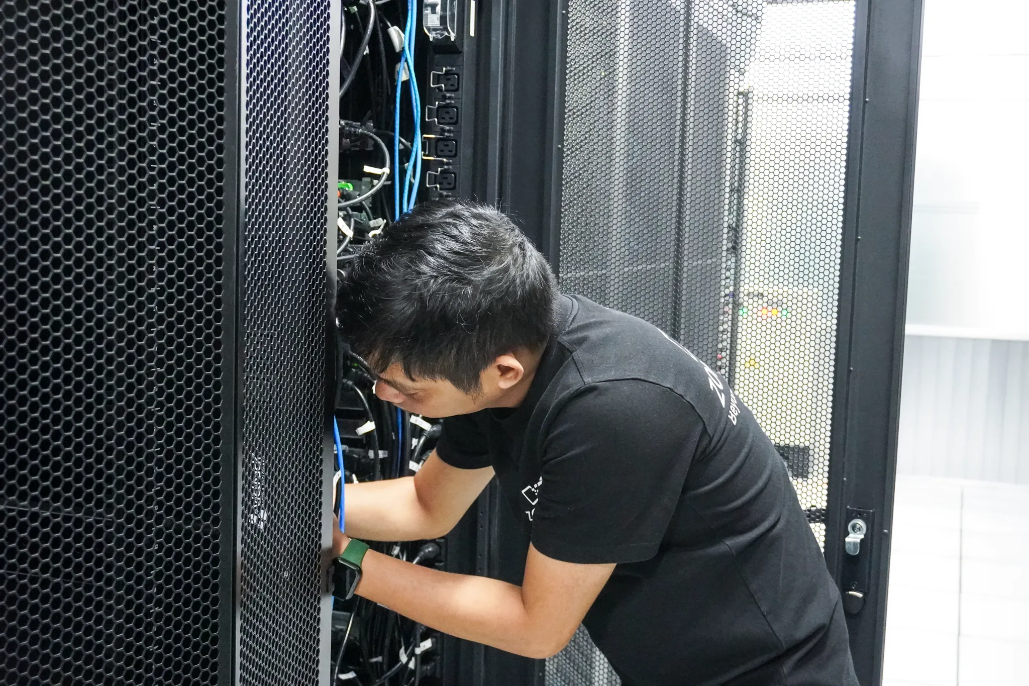 zonecloud dich luu luu tru internet web hosting