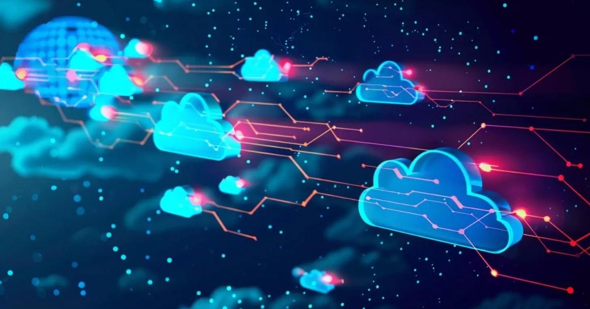 Đánh giá Colocation so với Cloud: Lựa chọn tối ưu cho hạ tầng Hybrid IT 2 Cloud là dịch vụ cho thuê tài nguyên điện toán trên nền tảng của nhà cung cấp, ví dụ như Cloud VPS hay các dịch vụ trên AWS, Azure, Google Cloud