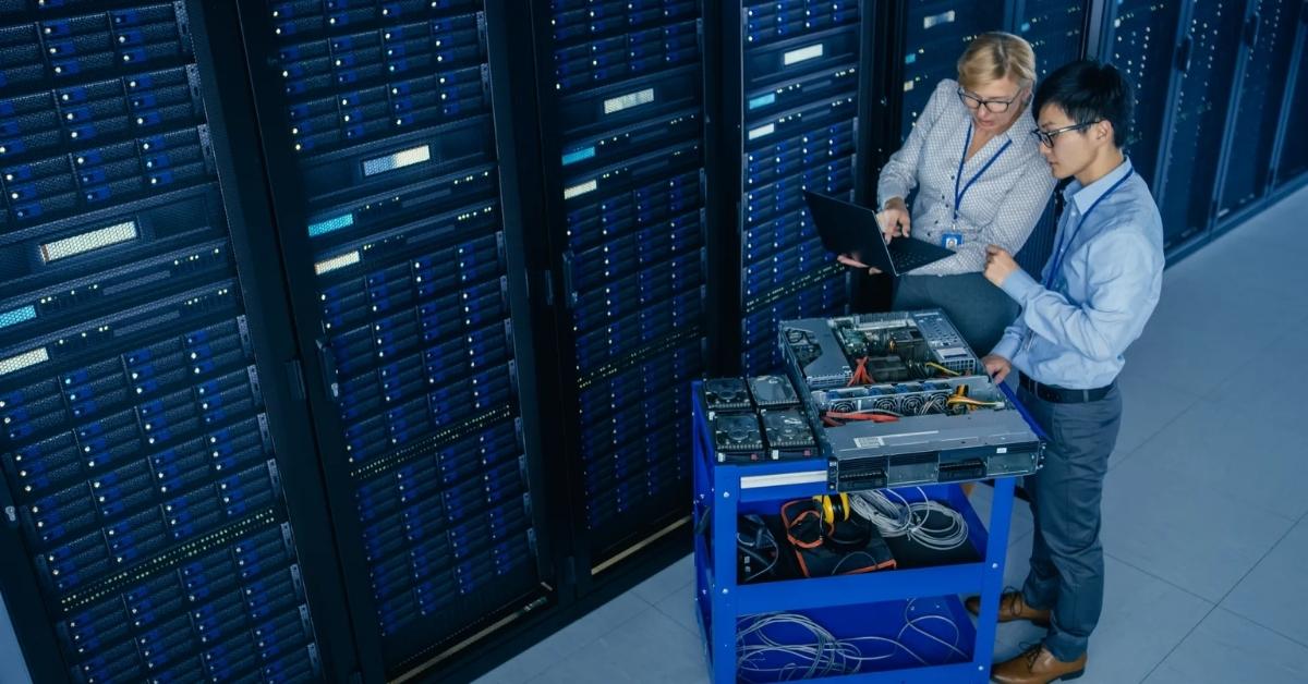 5 Cách Dịch Vụ Remote Hands Từ Trung Tâm Dữ Liệu Đảm Bảo Colocation Thành Công 1 Remote Hands, hay còn gọi là _hỗ trợ từ xa_. Đây là dịch vụ mà các kỹ thuật viên tại trung tâm dữ liệu sẽ thay bạn thực hiện các công việc liên quan đến phần cứng